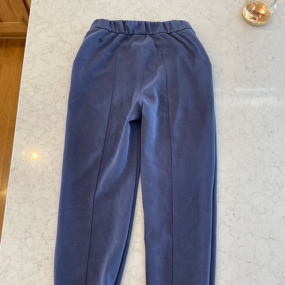 Lululemon Softstreme High Rose Jogger in Night Sea - Picture 4 of 11
